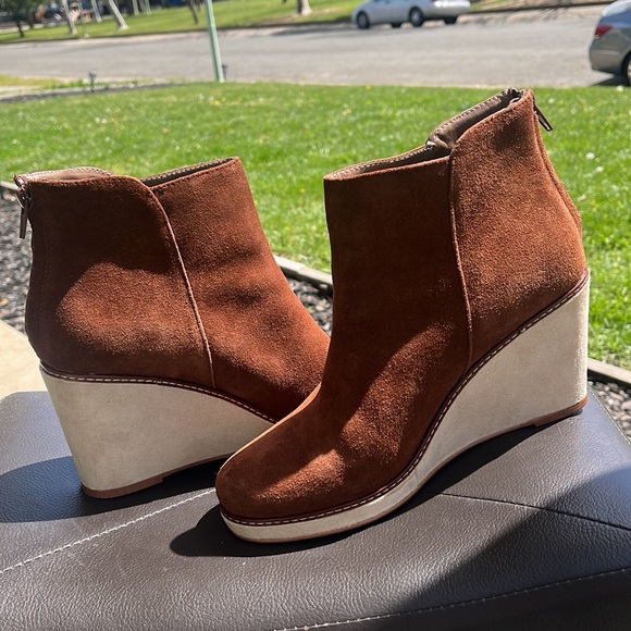 HIGGINS boots - Picture 4 of 9